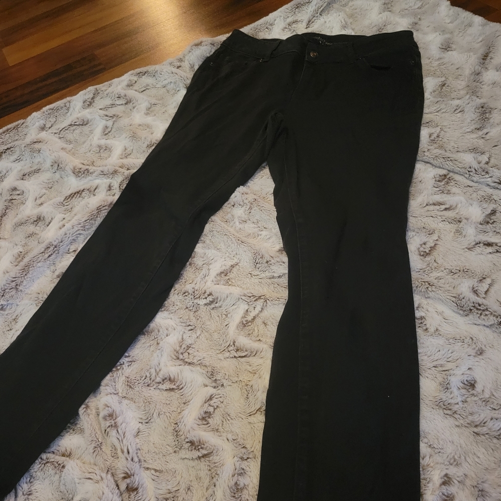 WOMEN'S JEANS